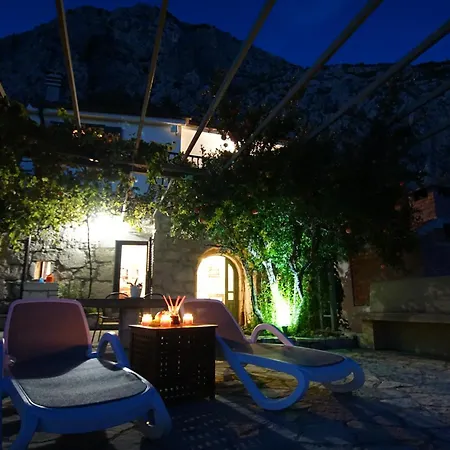 House Dida Mate - Cozy House In Nature With Heated Pool Tučepi