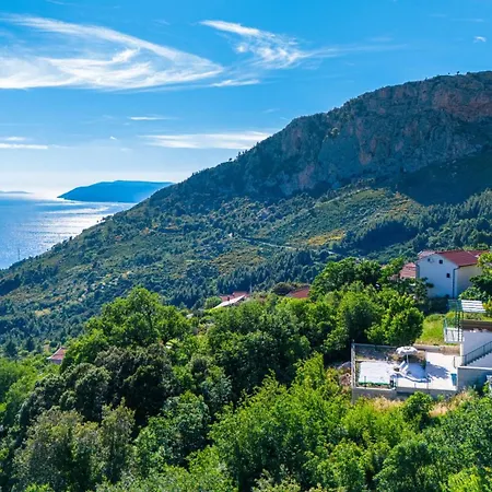 House Dida Mate - Cozy House In Nature With Heated Pool Tučepi
