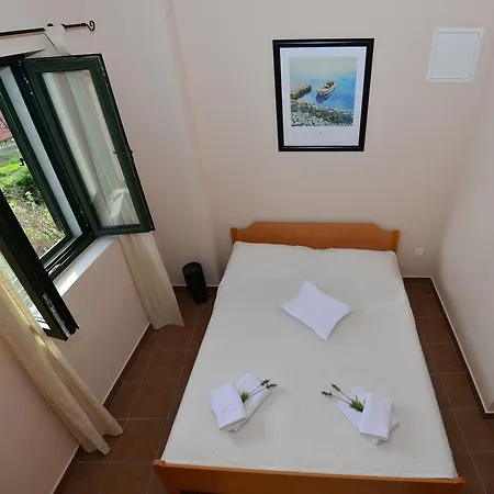 Semesterbostad House Dida Mate - Cozy House In Nature With Heated Pool Tučepi