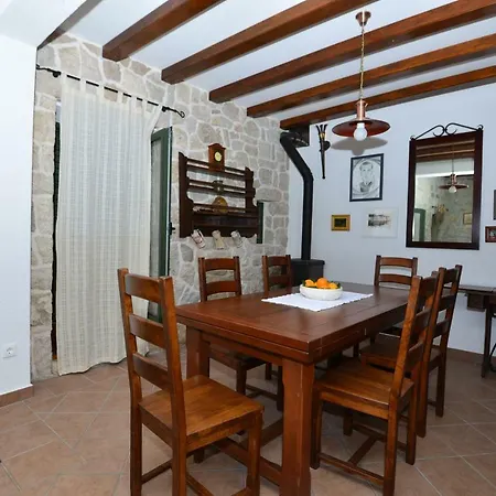 House Dida Mate - Cozy House In Nature With Heated Pool Tučepi