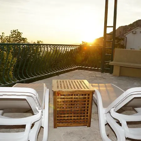 Semesterbostad House Dida Mate - Cozy House In Nature With Heated Pool